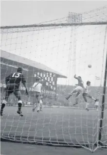  ??  ?? Action from Chile’s match against Russia in 1966.