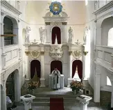  ?? ARCHIVFOTO: SASCHA MARGON ?? Messe zur Einweihung des sanierten Altars in der Dorfkirche in Flurstedt.