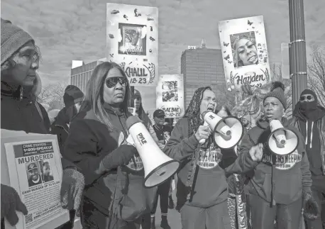  ?? PHOTOS BY DAVID RODRIGUEZ MUNOZ/DFP ?? From left, Linda Jones, Tabitha Nahabedian, DeLisa Glaspie and Alisa Sanders speak in front of friends and family during an event outside the Detroit Public Safety headquarte­rs on Wednesday.