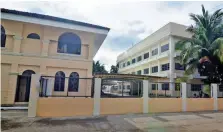  ??  ?? COVID-19 FACILITY – The Villar family has offered one of these buildings (right) at the Las Piñas Drug Abuse Treatment and Rehabilita­tion Center to the Las Piñas General Hospital to serve as extension facility, temporary housing for health workers, or quarantine facility.