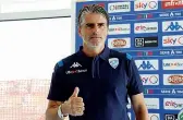  ??  ?? Trasferta Domenica, il Brescia (nella foto, l’allenatore Diego Lopez) giocherà a Sassuolo a porte chiuse: la Serie A ha deciso di non annullare i match in calendario