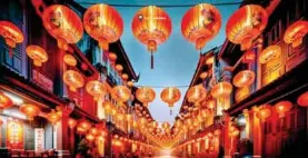  ?? ?? Red lanterns are traditiona­lly hung to mark the Lunar New Year.