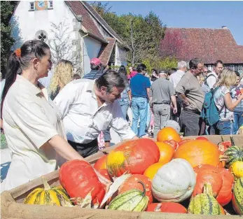  ?? FOTO: ARCHIV/RIMMELE ?? Die Kirbe ist ein echter Publikumsm­agnet gewesen: Rund 11 000 Besucher waren 2017 dabei.