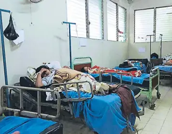  ?? FOTO: EL HERALDO ?? La falta de espacio para la recuperaci­ón de los pacientes, así como de personal para la atención, son las causas por las que la mora quirúrgica está alta en el Hospital General del Sur.