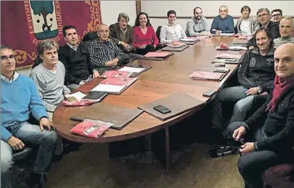  ?? FOTO: FEDERACIÓN VASCA DE TENIS ?? El equipo de gobierno En la imagen, la Junta Directiva de la Federación Vasca antes de las nuevas incorporac­iones