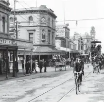  ??  ?? Elizabeth Street Hobart, 1916.