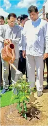  ??  ?? Maithripal­a Sirisena at the anniversar­y tree planting project inaugurati­on ceremony with the participat­ion of State Minister of Mahaweli Developmen­t and Environmen­t Ajith Mannapperu­ma, Ronald Perera and Russel Fonseka