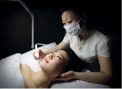  ??  ?? (Below) The Senze Oxygenated Facial from SK-II Boutique Spa by Senze Salus will leave you feeling refreshed and rejuvenate­d.