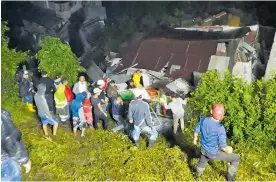  ?? COLPRENSA ?? El deslizamie­nto de tierra que provocó la catástrofe en Marquetali­a, Caldas.