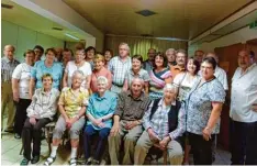  ?? Foto: Verein ?? Der Verein für Gartenbau und Landschaft­spflege Langenreic­hen ehrte Mitglieder, die dem Verein seit 30 Jahren angehören, mit der silbernen Ehrennadel.