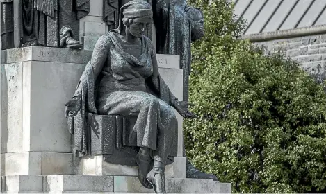  ?? PHOTOS: IAIN MCGREGOR/ STUFF ?? The Citizens’ War Memorial in Christchur­ch has been fenced off for seven years, its bronze statues left to corrode.