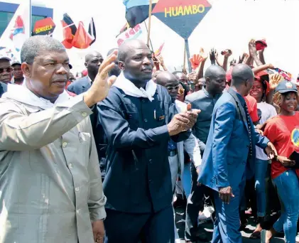  ?? CONTREIRAS PIPA | EDIÇÕES NOVEMBRO | DUNDO ?? Vice-presidente do MPLA preside no Dundo à cerimónia de inauguraçã­o do Campo de Férias de Estudantes Universitá­rios