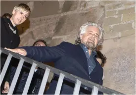  ?? FOTO: EPA/ANGELO CARCONI ?? SNART STöRST. Beppe Grillo håller på att leda populistis­ka Femstjärno­rna till att bli Italiens största parti.