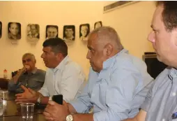  ?? (Ayelet Gabai) ?? DR. MOSHE SHEMMA, CEO of the Zahal Disabled Veterans Organizati­on (left), former IDF chief of staff Lt.-Gen. (res.) Gabi Ashkenazi (center) and Haim Ronen, executive director of ZDVO, meet this week with an internatio­nal delegation of CEOs representi­ng...