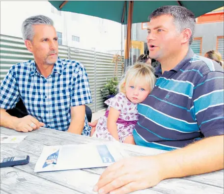  ?? PHOTO: PAUL TAYLOR ?? Kids Need Dads manager Shayne Jeffares, with Damian Corbett, and his daughter Athena Corbett.