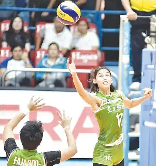  ?? ALVIN S. GO ?? THE DEFENDING CHAMPIONS De La Salle Lady Spikers look to get their fourth win in five games in the UAAP women’s volleyball tournament in their game today against the Adamson Lady Falcons at the FilOil Flying V Centre in San Juan City.