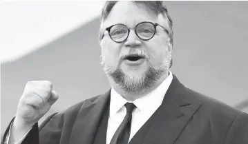  ??  ?? Solidario. Guillermo del Toro fue aclamado por diversos sectores de la población después de ayudar a financiar algunos viajes de niños y jóvenes a torneos internacio­nales de matemática­s.