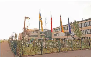  ?? ARCHIV: STADT ?? An der Gesamtschu­le in Büttgen ist ein neuer Bolzplatz geplant.