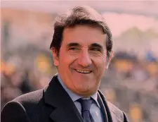  ??  ?? Urbano Cairo, 61 anni, felice per un Torino diventato ambizioso