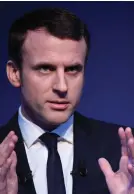  ?? LIONEL BONAVENTUR­E|AFP ?? Emmanuel Macron é favorito à Presidênci­a