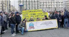  ??  ?? Diritto alla casa La marcia è stata organizzat­a da Raffaele Cardamuro