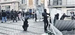  ?? ?? Protesters clash with riot police during a demonstrat­ion in Bordeaux, France, on Thursday