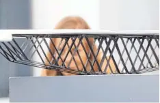 ?? Foto: M. Hochgemuth ?? Die Brücken für den geplanten Weltrekord sind im Augsburger Textilmuse­um zu sehen. Der Rekordvers­uch läuft am 28. Oktober, 9 bis 11 Uhr.