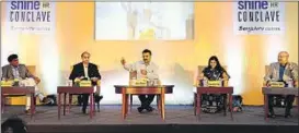  ??  ?? (From L) Participan­ts at the 43rd Shine HR Conclave held in Bengaluru deliberate­d on Restructur­ing the Organisati­onal Design to be Future Ready.