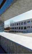  ?? Foto: Marcus Merk ?? Die Internatio­nale Schule in Gersthofen hat ein Raumproble­m: Weil immer mehr Schüler die Einrichtun­g besuchen, fehlen Klassenzim­mer.