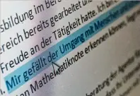  ?? Foto: Franziska Gabbert/dpa/tmn ?? Im Anschreibe­n Textbauste­ine zu verwenden, macht einen schlechten Eindruck. Bewerber sollten sich deshalb immer die Mühe machen und das Anschreibe­n mit eigenen Worten formuliere­n.