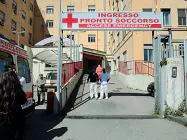  ??  ?? In ospedale L’algerino è stato d’urgenza ricoverato al Loreto Mare di Napoli