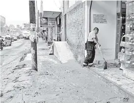  ??  ?? Negocios de la zona han sufrido esta temporada de lluvias