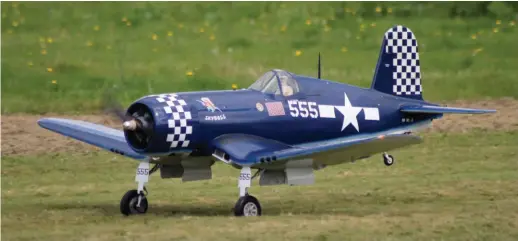  ??  ?? Le Corsair du signataire a repris du service en F4C à l’occasion de cette compétitio­n. Roger Nieto devrait l’utiliser aux prochains championna­ts de France qui se dérouleron­t à Rochefort les 30, 31 août et 1er septembre 2019, et il espère vous retrouver là-bas ! Ce modèle est motorisé par un Zenoah 62 et a été réalisé sur la base d’un plan Ziroli.