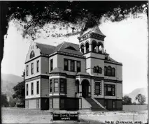  ?? ?? Ukiah High School, circa 1900. Photograph: A. O. Carpenter. Robert J. Lee Photograph Collection. Historical Society of Mendocino County.
