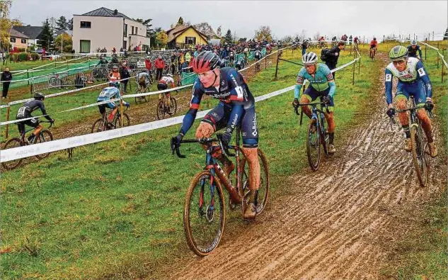  ?? Fotos: Serge Waldbillig ?? Cyclocross erfreut sich in Luxemburg durchaus einer gewissen Beliebthei­t.