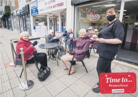  ??  ?? TREATS Members Southsea Morning WI having hot chocolate with owner Alison Barnes outside Sweet Cakes, Palmerston road, Southsea