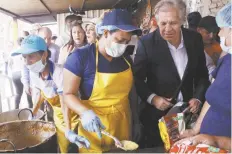  ??  ?? Almagro visitó un comedor para venezolano­s en Cúcuta, Colombia.