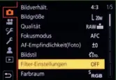  ??  ?? AF-Einstellun­gen
Die Lumix G110 erlaubt, das Feintuning der AF-Einstellun­gen für Foto und Video getrennt vorzunehme­n. So ist ein zu reaktionsf­reudiger AF bei Videos schnell irritieren­d und wirkt unruhig.