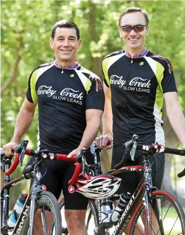  ?? PHOTO: NEV MADSEN ?? CYCLING FOR CAUSE: Toowoomba cyclists Steve Randall (left) and Brenton Thompson are doing the TOOMOO ride, riding 220km from Toowoomba to Mooloolaba to raise funds for STEPS Pathways College.