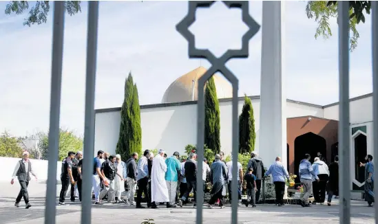  ?? Photo / File ?? People return to the Al Noor mosque in Christchur­ch eight days after the shootings.