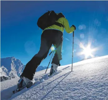  ?? FOTO: LUKAS RUETZ ?? Der Aufstieg zur Lampsenspi­tze kann bei strahlende­m Sonnensche­in zum Genuss werden, bei schlechtem Wetter aber auch zu einer Quälerei.