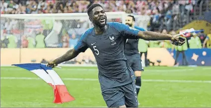  ?? FOTO: GETTY IMAGES ?? Samuel Umtiti, celebrando el triunfo tras el triunfo contra Croacia, que convirtió a Francia en campeona del mundo