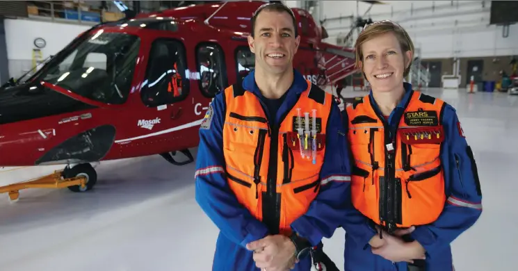  ?? MATT OLSON ?? Flight paramedic Matt Hogan and flight nurse Jenny Thorpe.