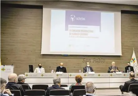  ?? SCHOLAS ?? Inauguraci­ón del congreso con Sánchez Sorondo, responsabl­e de la Pontificia Academia de las Ciencias.