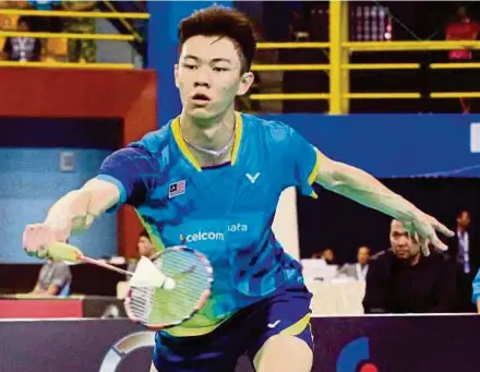  ??  ?? Lee Zii Jia went down to China’s Chen Long after a 72-minute battle.