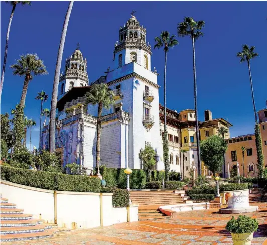  ?? GETTY IMAGES PHOTOS ?? William Randolph Hearst’s home, aka Hearst Castle, is a veritable Disneyland of art in the hills of San Simeon, along the Central California coast.