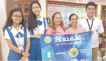  ??  ?? CEBU CITY Science High School students Stephanie Tamayo (left), Katriel Gantalao (second from left), and Marc Carlo Pocong (right) with their teachers.