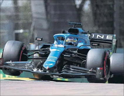  ?? FOTO: GETTY ?? Fernando Alonso, en la sesión de calificaci­ón del GP de Emilia Romagna de Fórmula 1 con su Alpine