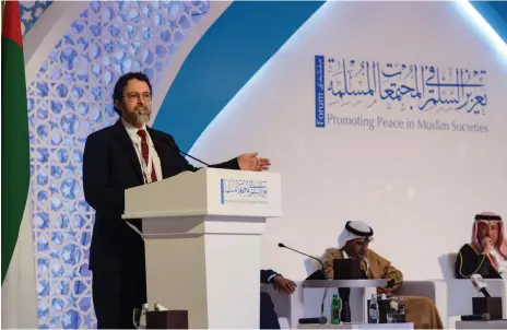  ?? Khushnum Bhandari for The National ?? Hamza Yusuf Hanson, an American Islamic scholar, told the Forum for Promoting Peace in Muslim Societies in Abu Dhabi that Islam historical­ly pacified tribes during times of war