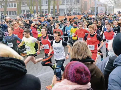  ?? RP-FOTO: KLAUS-DIETER STADE ?? Mehr als 3000 laufbegeis­terte Sportler erwartet man beim Sylvesterl­auf in Pfalzdorf.